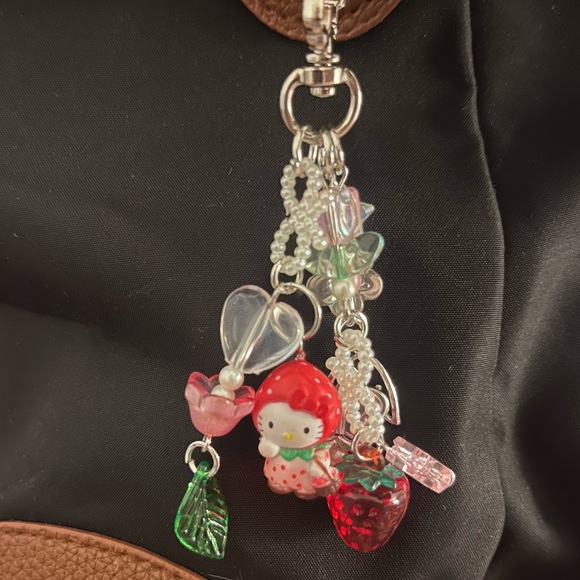 Hello Kitty Strawberry Keychain - Picture 3 of 3